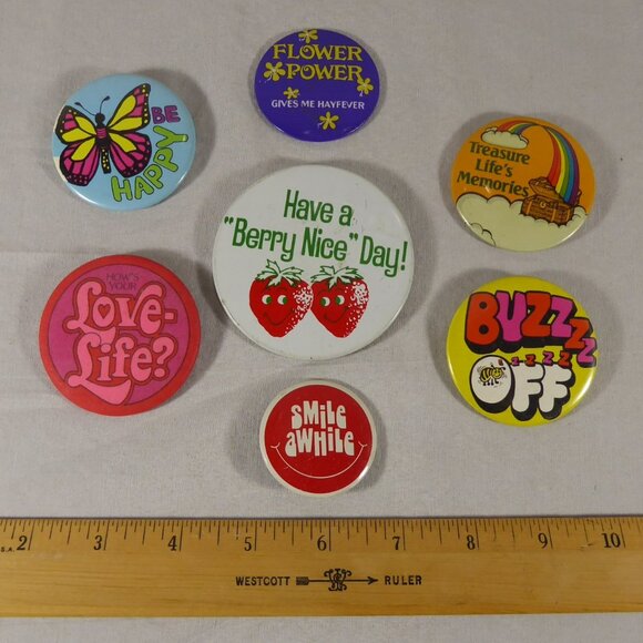 VTG Retro Hippie Pin Back Button Lot Flower Power Smile Be Happy Buzz Off Love - Picture 2 of 10